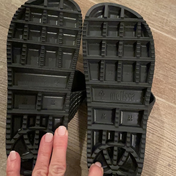 Black Slides - Picture 4 of 4